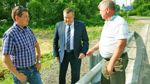 Состоялось выездное совещание по вопросу качества ремонта моста в Вахонинском сельском поселении