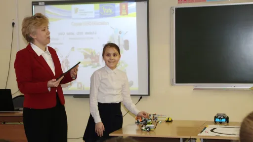 Школьники и роботы. Выездной мастер-класс мобильной лаборатории 3D-технологий и робототехники. 2018