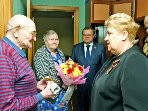 Первые лица района накануне Дня Победы посетили ветеранов. (Май 2015 год)