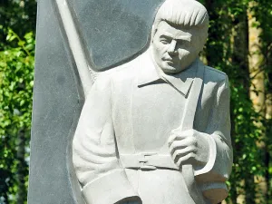 Митинг в Комсомольском сквере. 22 июня 2015 года.