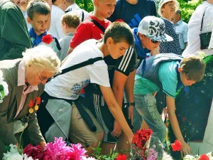 Митинг в Комсомольском сквере. 22 июня 2015 года.