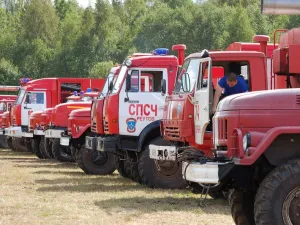  торжественный митинг, посвященный выводу наземной группировки спасателей из Конаковского района. Август 2014 год.